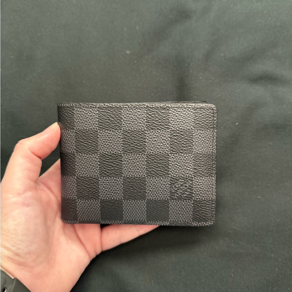 Louis Vuitton Men’s Slender Wallet